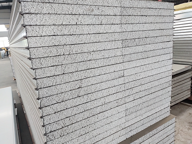 　　湖南锐坤硅岩净化板实测：潮湿/高温/高洁净场景，它真的能打吗?