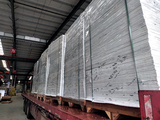 铝蜂窝净化板的优点是什么？